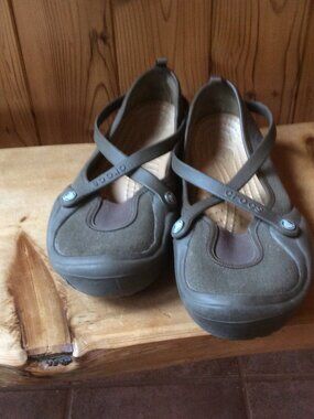 CROCS Celeste Green Canvas Mary Jane Criss Cross Comfort Shoes Womens Size 11